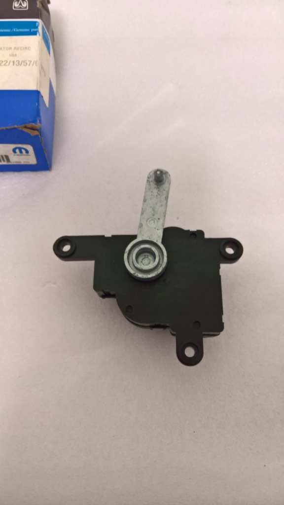 Chrysler t&c voyager dodge caravan регулятор моторчик вентилятор 04734225ab Недорого