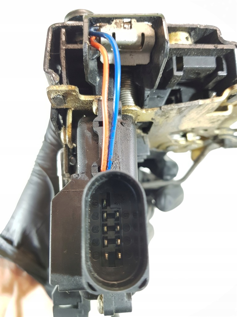 фото №8, Замок двері правий перед audi a6 s6 c5 eur 00r 9pin