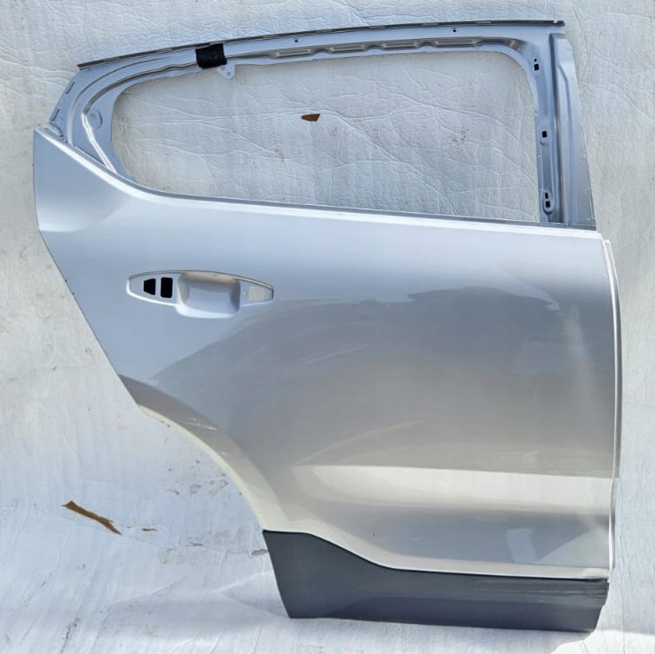 фото №1, Volvo c40 двері праве задня задні