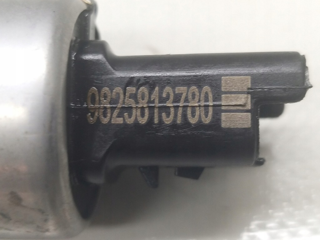 фото №8, Клапан датчик faz 1.6 thp 225km 5g06 citroen ds7 3008 508 9825813780