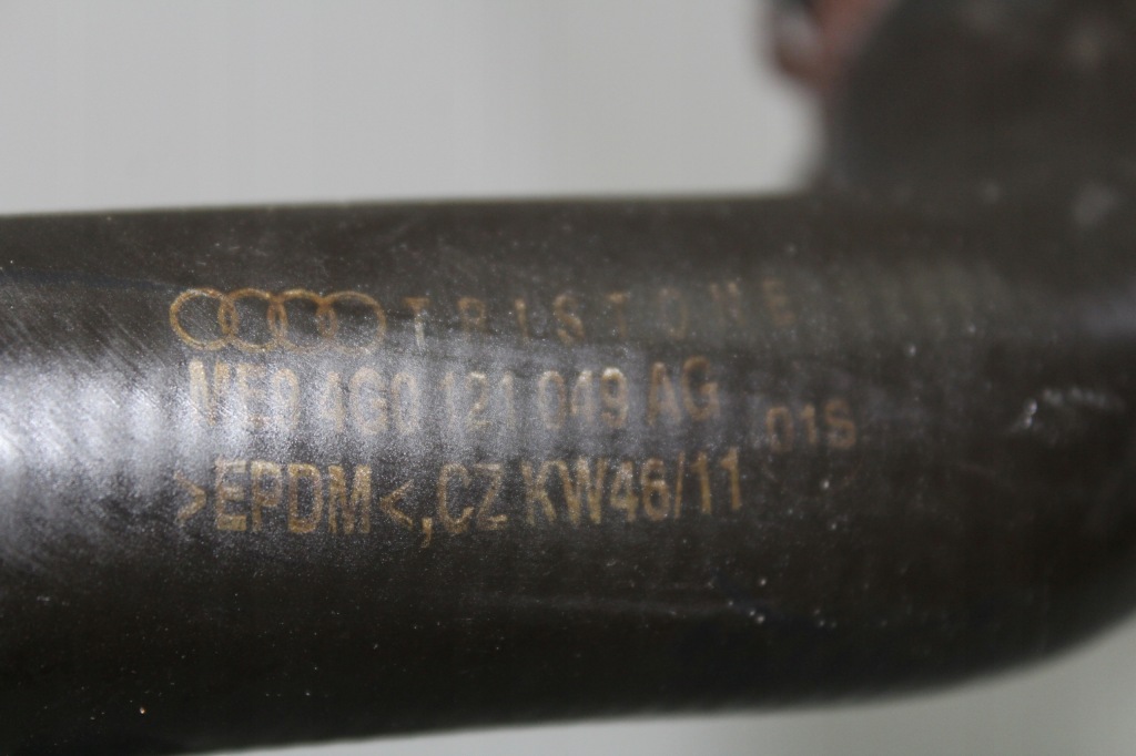 Audi a6 c7 2.0 tdi шланг труба воды радиатора Недорого