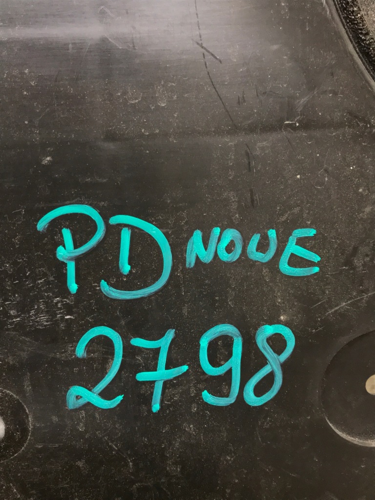 Tesla model x защита дверь правых перед с Разборки