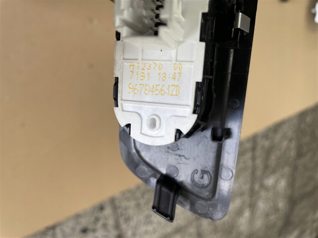 фото №9, Панель переключатель окон зеркал левый перед 96784561zd peugeot expert 3 iii