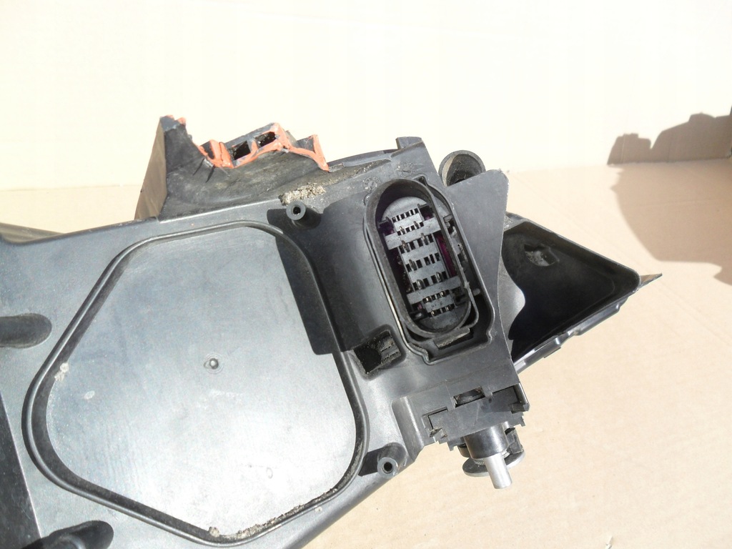 фото №16, Audi a1 ксенон led лампа права 8x0941006