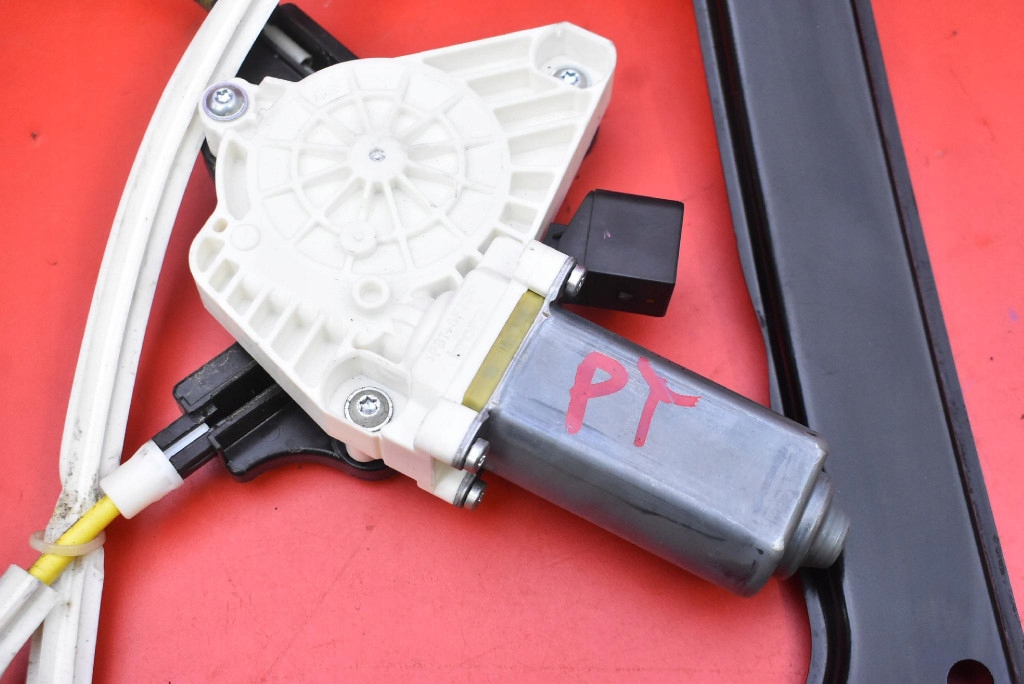 фото №6, Подъемник стекло правый задняя 935670-103 mercedes cla c117 13-16