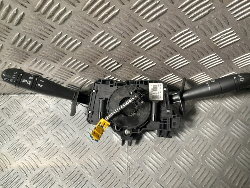 фото №1, Dacia duster переключатель комбинированный 8200792586t