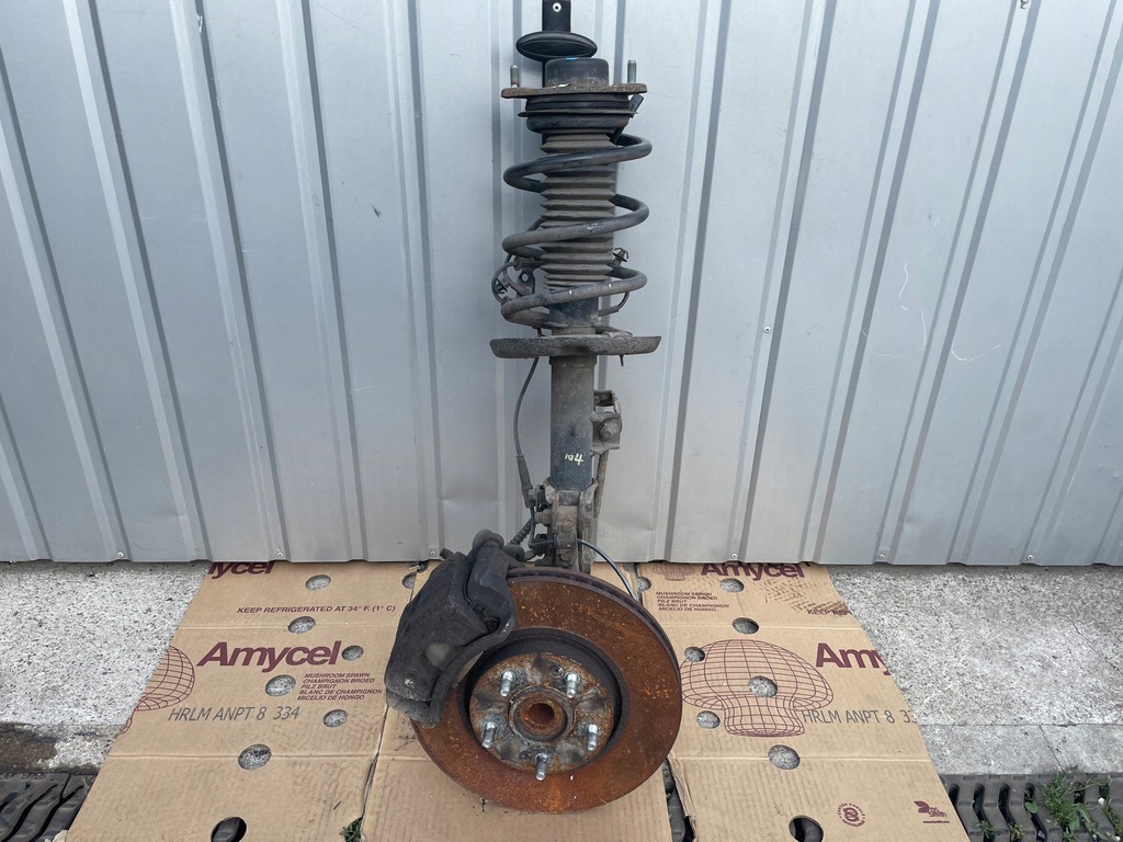 фото №1, Hyundai i40 1.7 амортизационная стойка правый