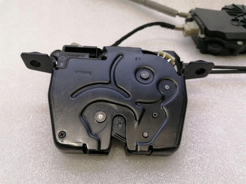 фото №6, Замок багажника rolls royce ghost series ii 2 923201 замок задний крышки