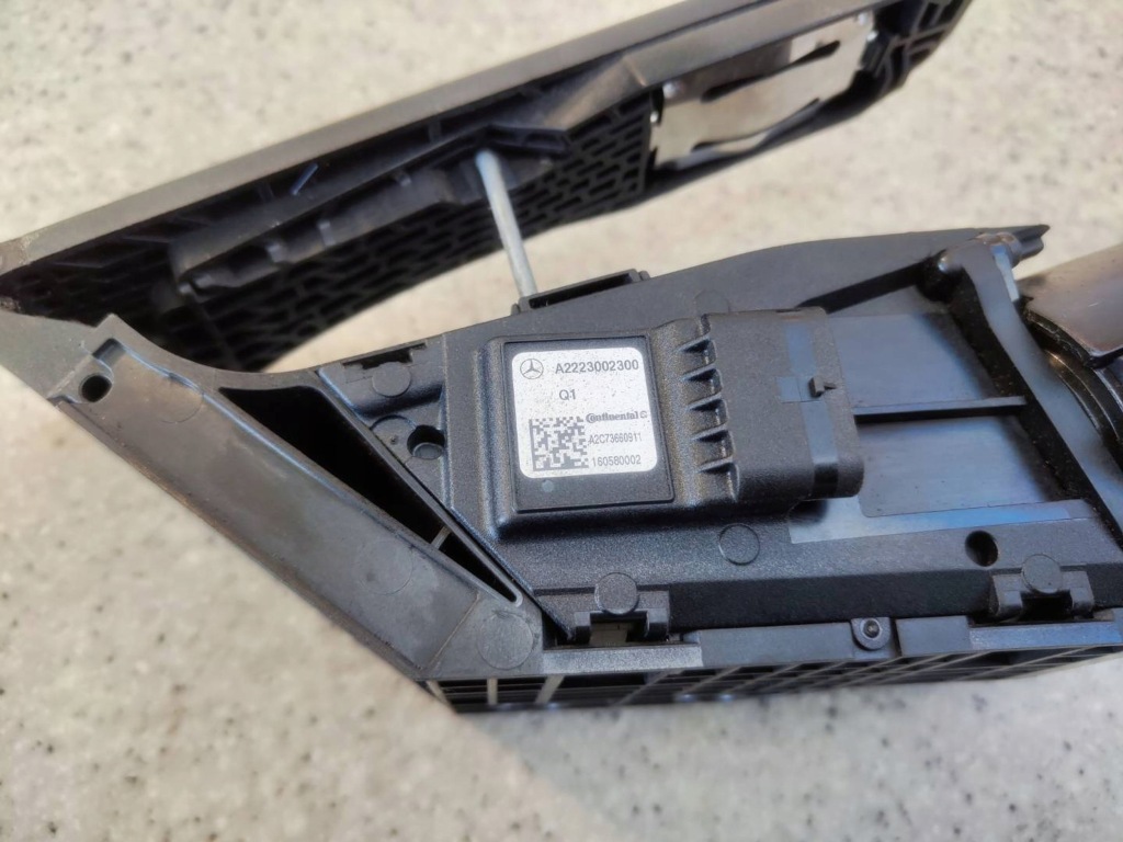 Потенціометр педаль газу прискорення mercedes c w205 c205 a2223002300 в Україні