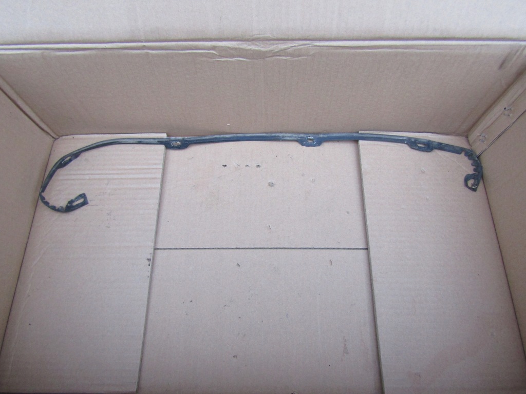 фото №1, 18 mercedes w124 прокладка капот i решітка 85-93