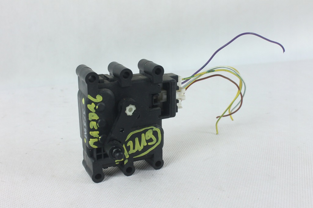 фото №8, Моторчик регулировочный крышка отопителя обдув отопления mazda 6 gg gy 3731m