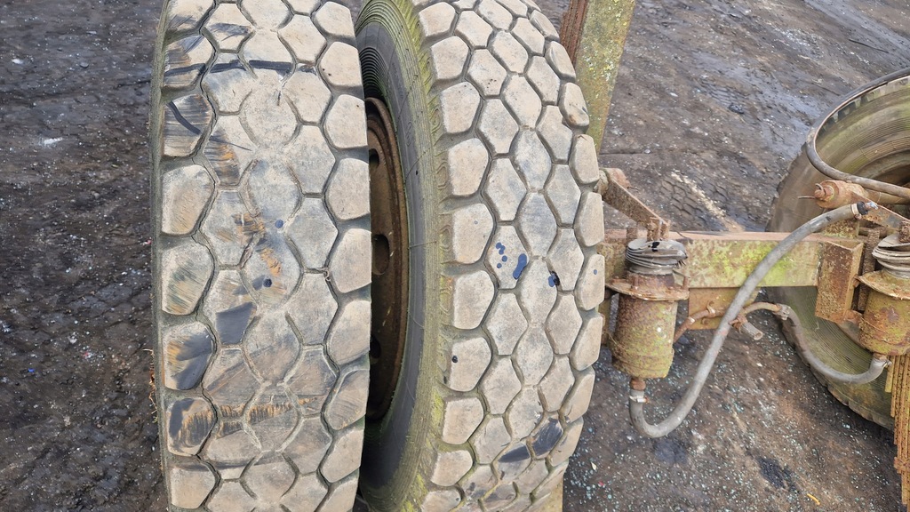 фото №5, Bardzo усиленная oś od polskiej прицепа niskopodwozie рессоры колеса