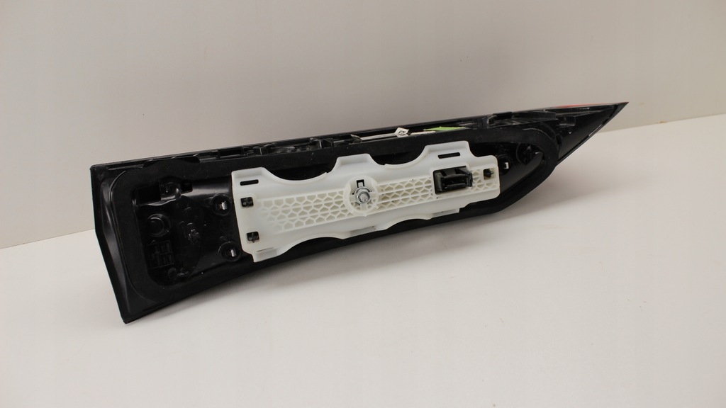 фото №14, Bmw x1 u11 - лампа задняя правая led 2023+