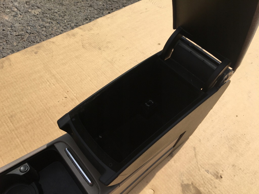 фото №5, Тунель середній підлокітник passat b6 гарний europa