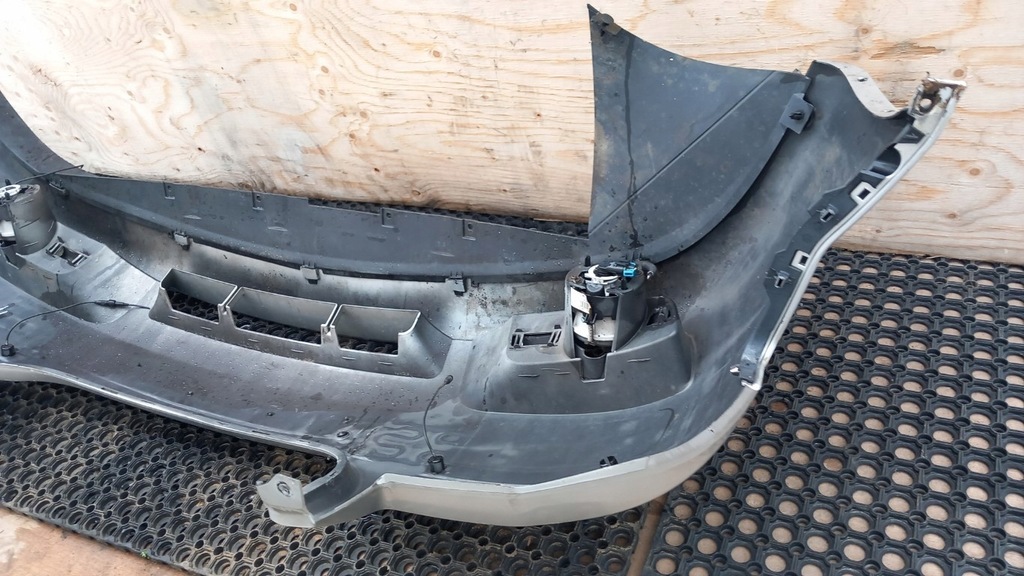 фото №10, Chrysler town & country бампер перед противотуманная фара