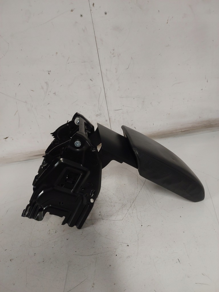 фото №1, Підлокітник шкіра audi a5 8t