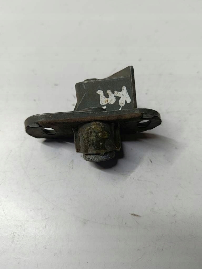 Купити Micra k12 вкладка замка кришки багажника