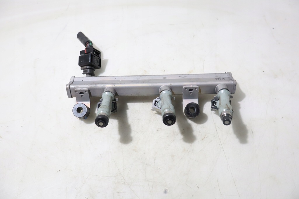 фото №1, Молдинг упорскування peugeot 108 1.0