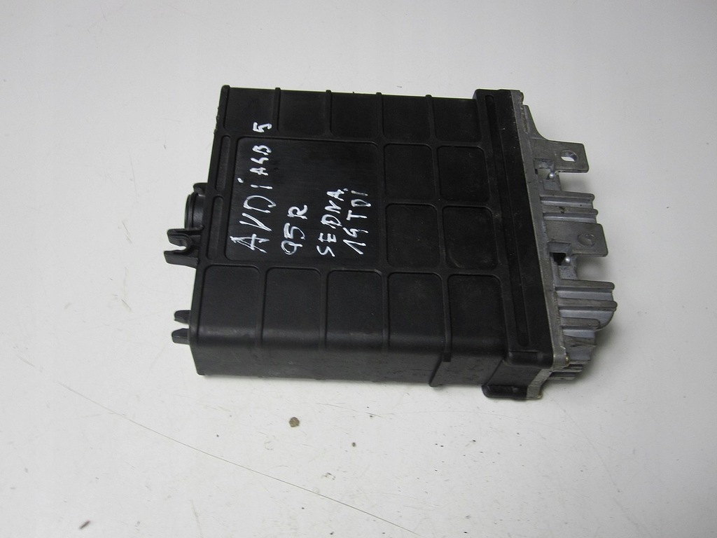 фото №10, Бортовий комп'ютер блок керування bosch 028906021f