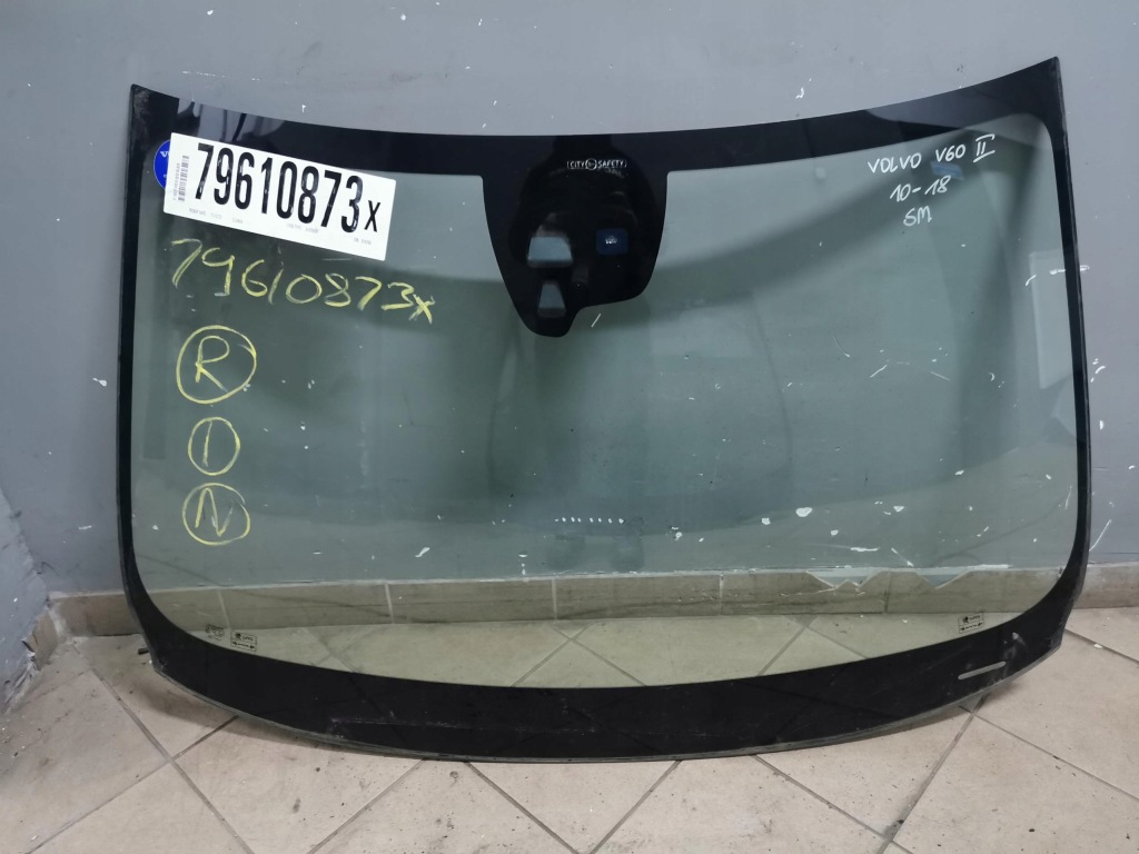 фото №1, Скло лобове передня volvo v60 ii 10-18 датчик