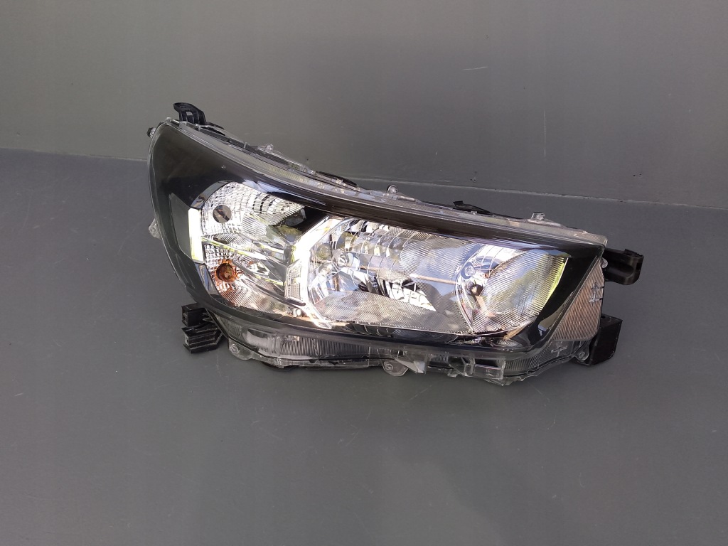 фото №14, Toyota hilux viii 8 lift 20- лампа передняя правая правый перед 81110-0kk60 ÷