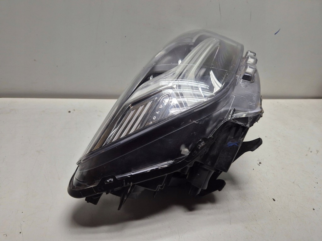 Фара правый перед фара европа  full led 32133578 volvo xc40 2 Киев