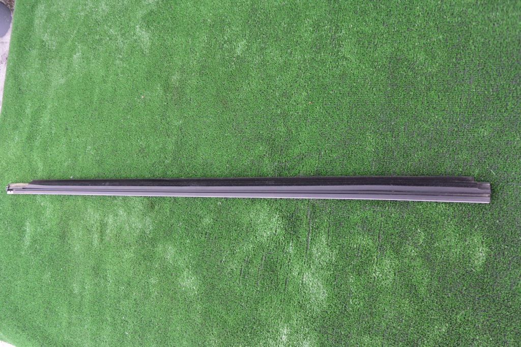 фото №4, Молдинг ущільнювач ліва mercedes w204 coupe lift