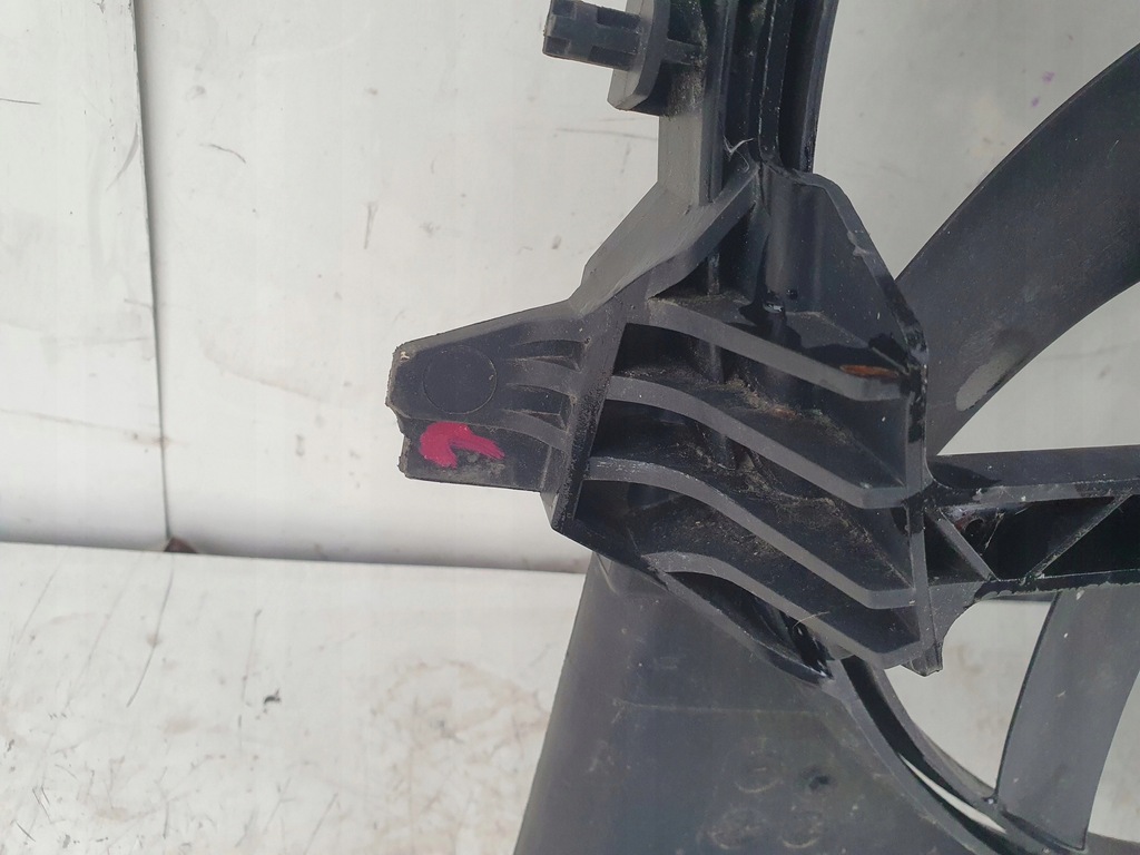 фото №9, Audi a4 b8 вентилятор корпус 2.0 tdi 8k0121003m