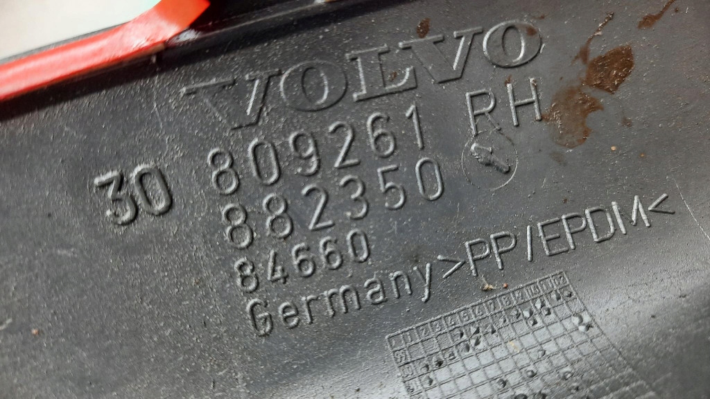 фото №10, Накладка бампера задня права 30809261 volvo s40 v40 00-04r