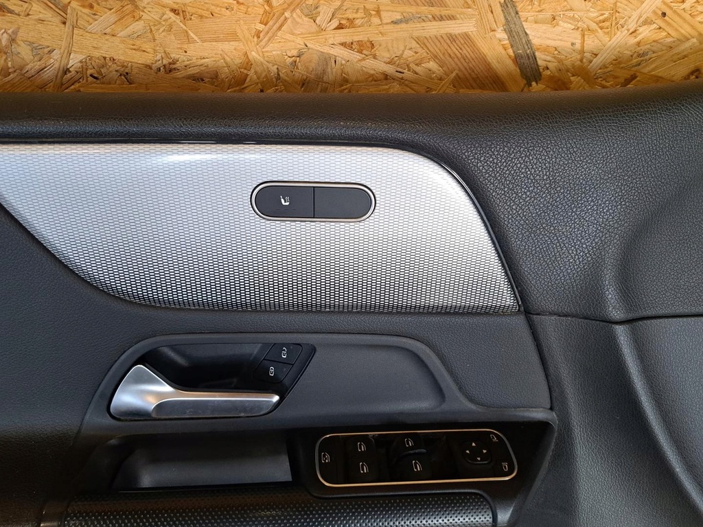 фото №4, Mercedes w247 b-klasa обшивка лівий перед передній