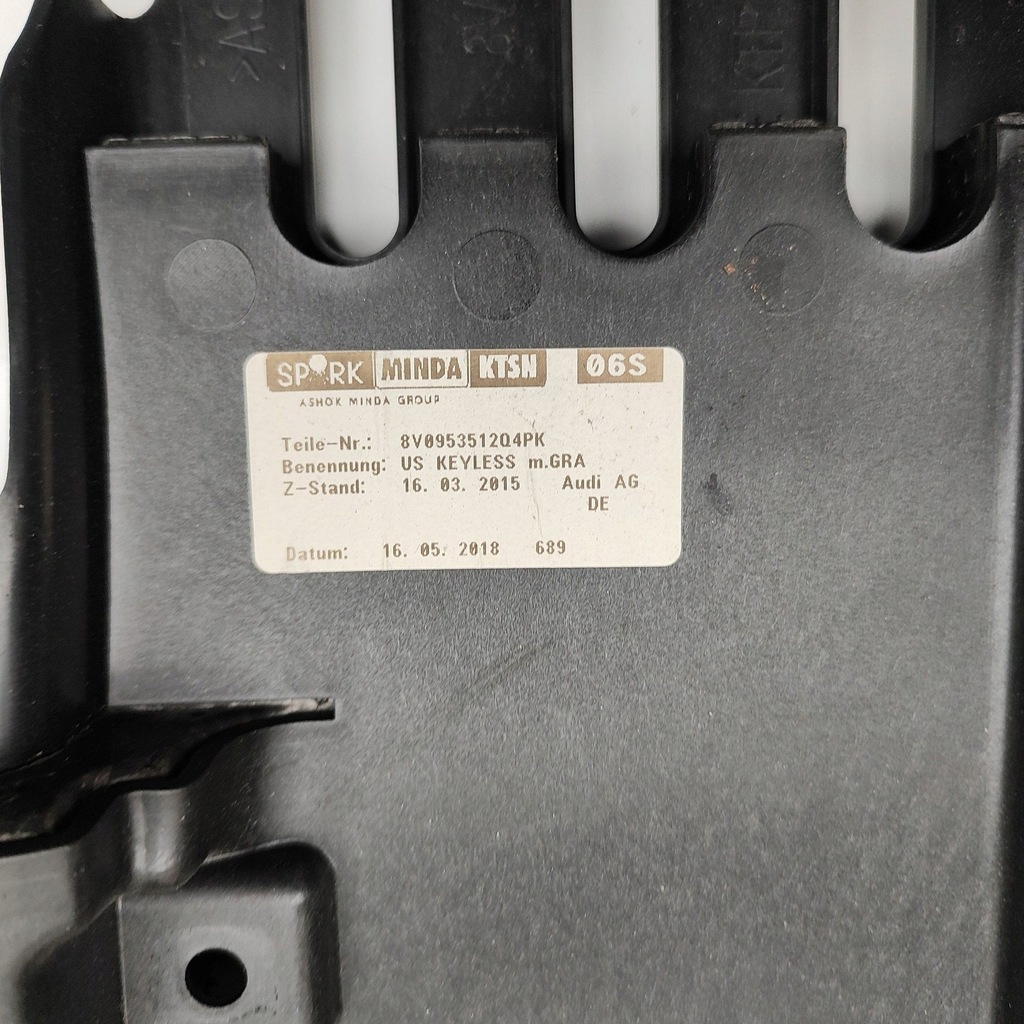 фото №8, Audi a3 s3 8v 2018 елементи обшивка колонки кермового