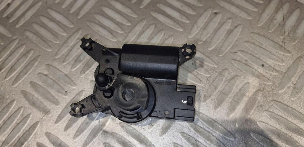 фото №7, Vw multivan transporter t5 t6 моторчик кришки обігрівача задня 7e0907512a