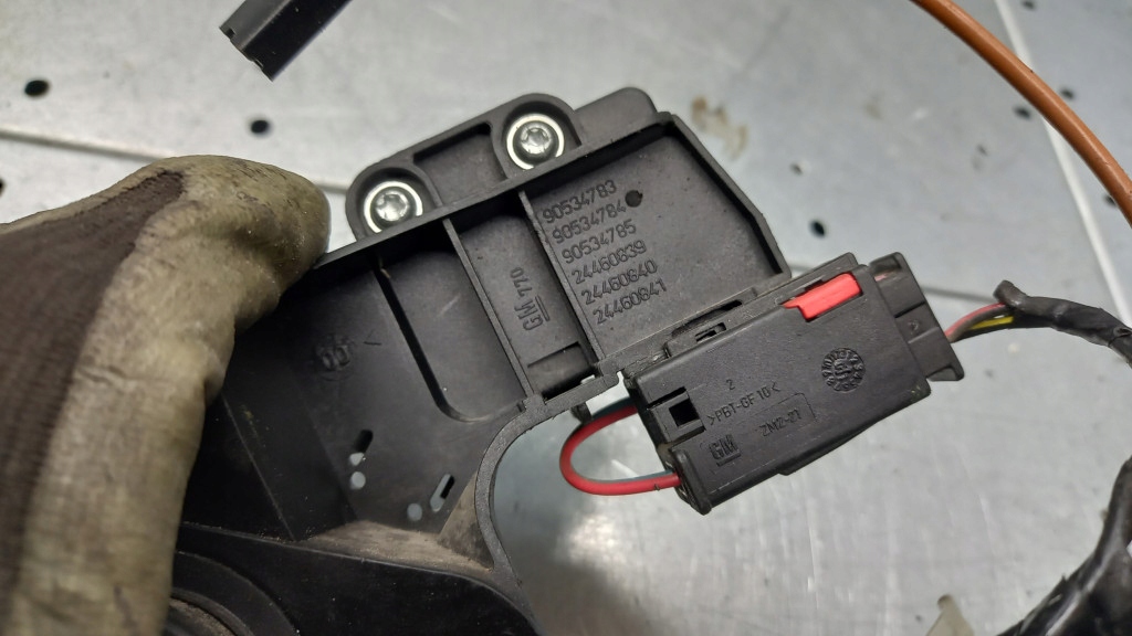 фото №5, Замок крышки opel corsa c 90534783