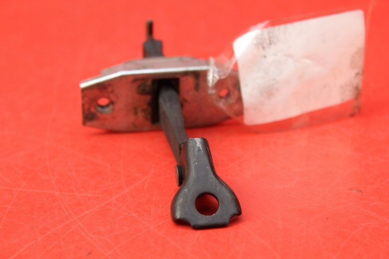 фото №4, Ограничитель передний правый дверь toyota yaris ii 5d