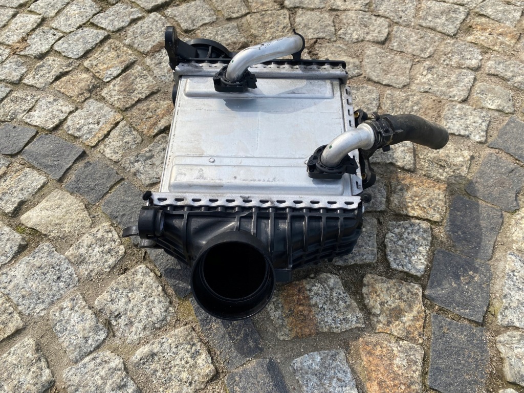 Mercedes 213 радіатор інтеркулер 6540906100 оригінал Зі Шроту