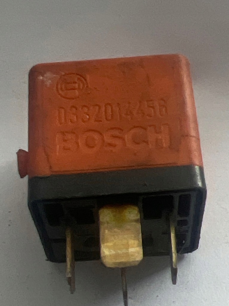 фото №1, Audi a4 s4 b5 8d 1995 реле