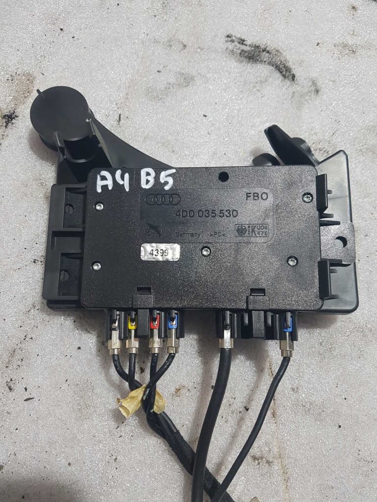 Купить Усилитель антенный audi a4 b5 lift 4d0035530
