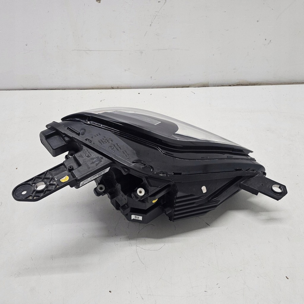 Купити Фара ліва перед maserati grecale full led 06702930730