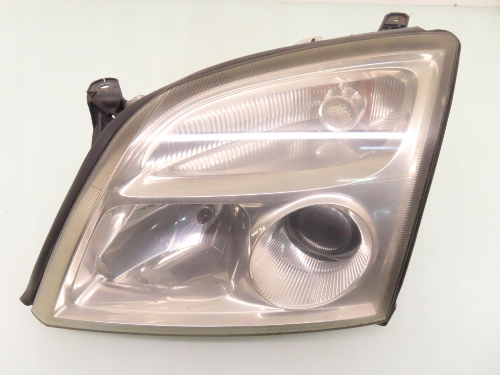 Купить Лампа левая передняя opel signum 15588700