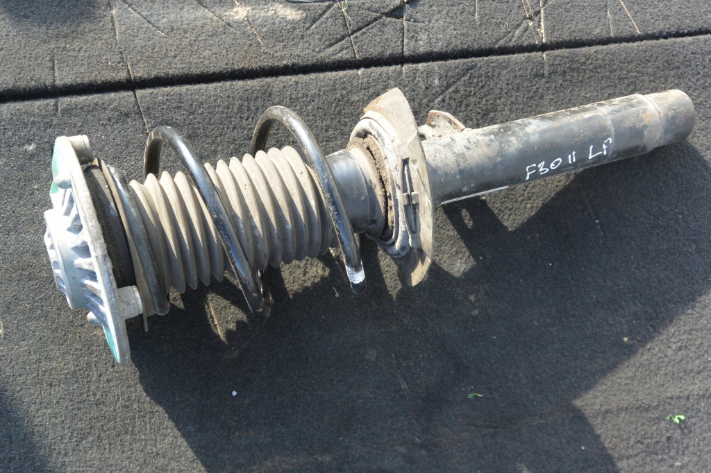 фото №1, Амортизатор перед левый bmw 3-seria f30 330e lci