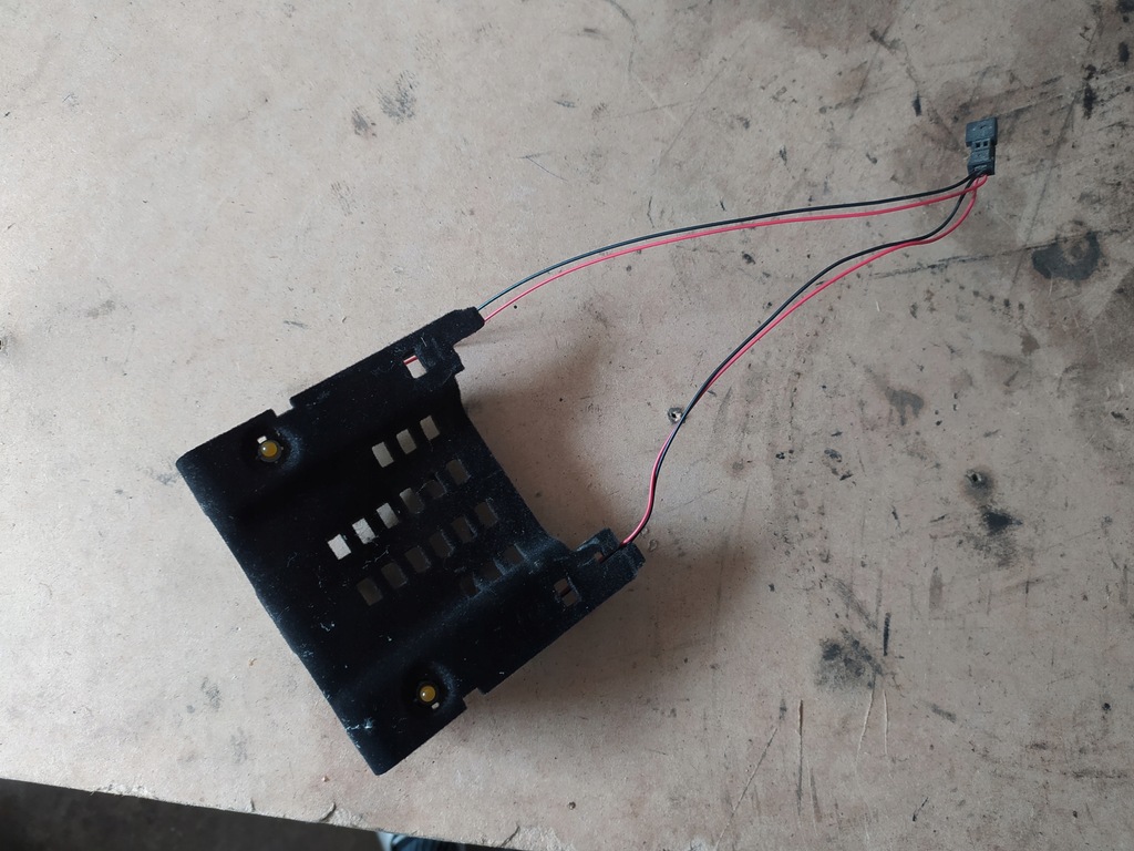 фото №1, Заглушка освещение туннель подлокотник mercedes w211 a2116890345