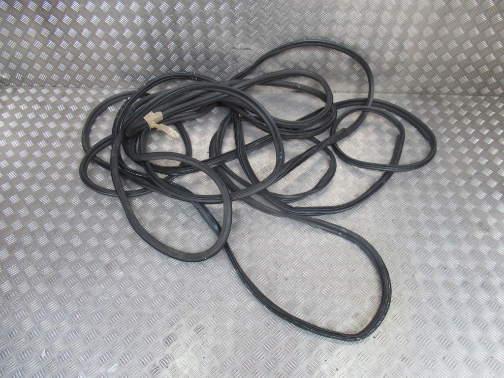 фото №1, Прокладка дверь перед mercedes w447