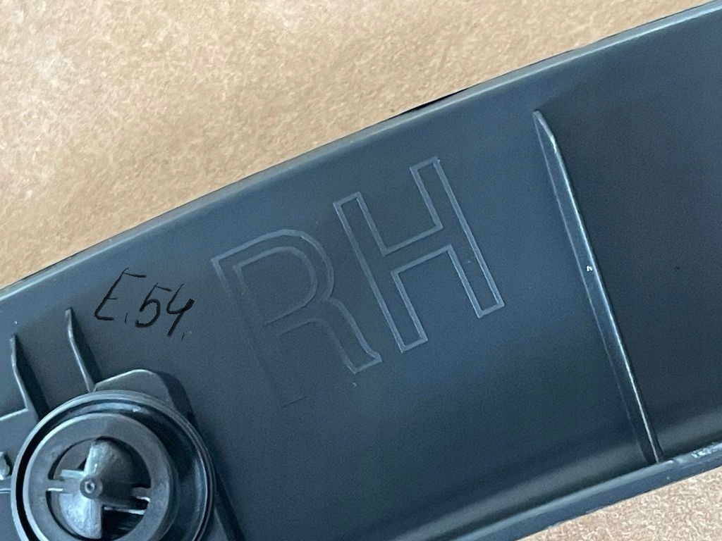 Накладка молдинг крыла правый задний  1658694-00-a 165869400a tesla model y Недорого