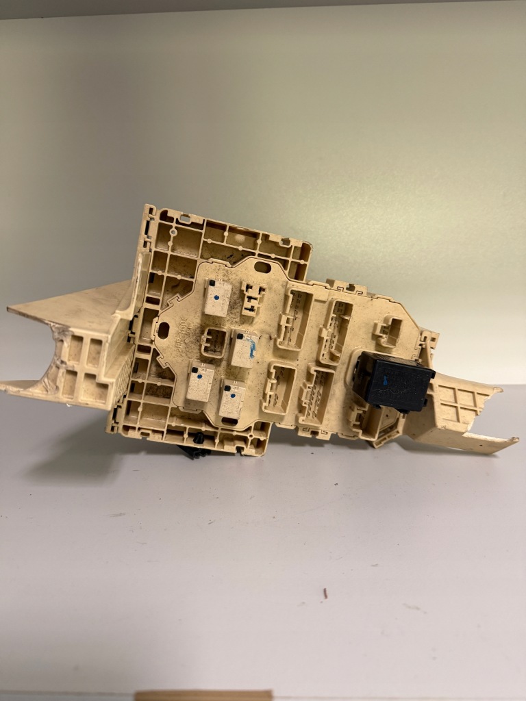 Коробка предохранителей fiat sedici Недорого