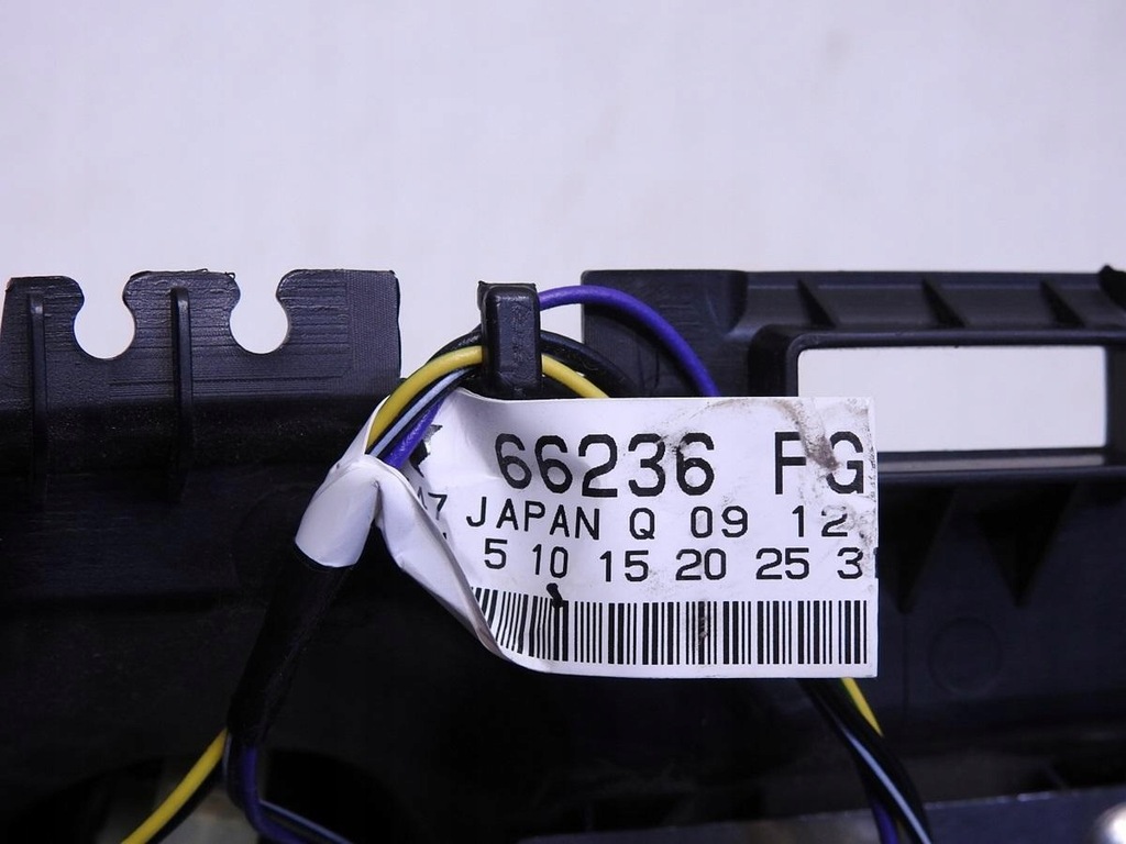 фото №11, Кронштейн бардачка subaru forester iii