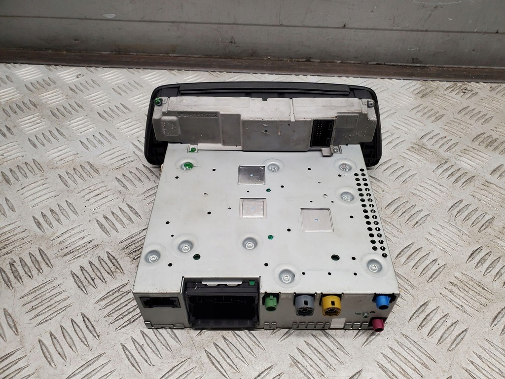 фото №8, Audi q3 8u 8u0035746a с передний автомагнитола