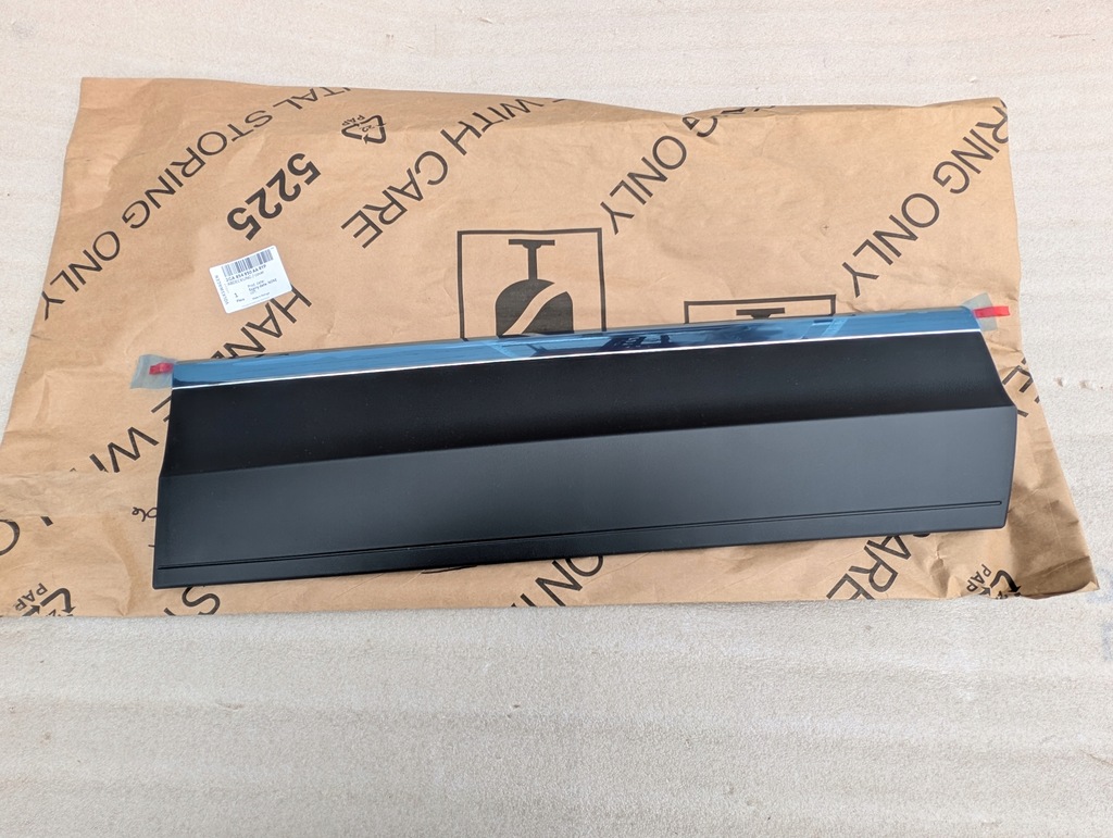 фото №1, Vw t-roc 2ga молдинг двері правий задня 2ga854950aa