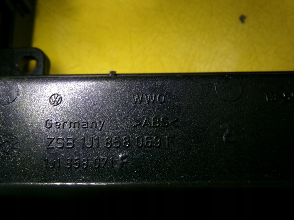 фото №9, Рамка радіо панелі приладової панелі volkswagen golf iv zsb1j1858069f nr179