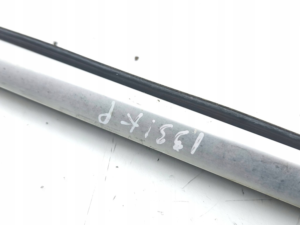 Mercedes-benz a w177 2019 молдинг скло двері передніх 1060001641 Недорого