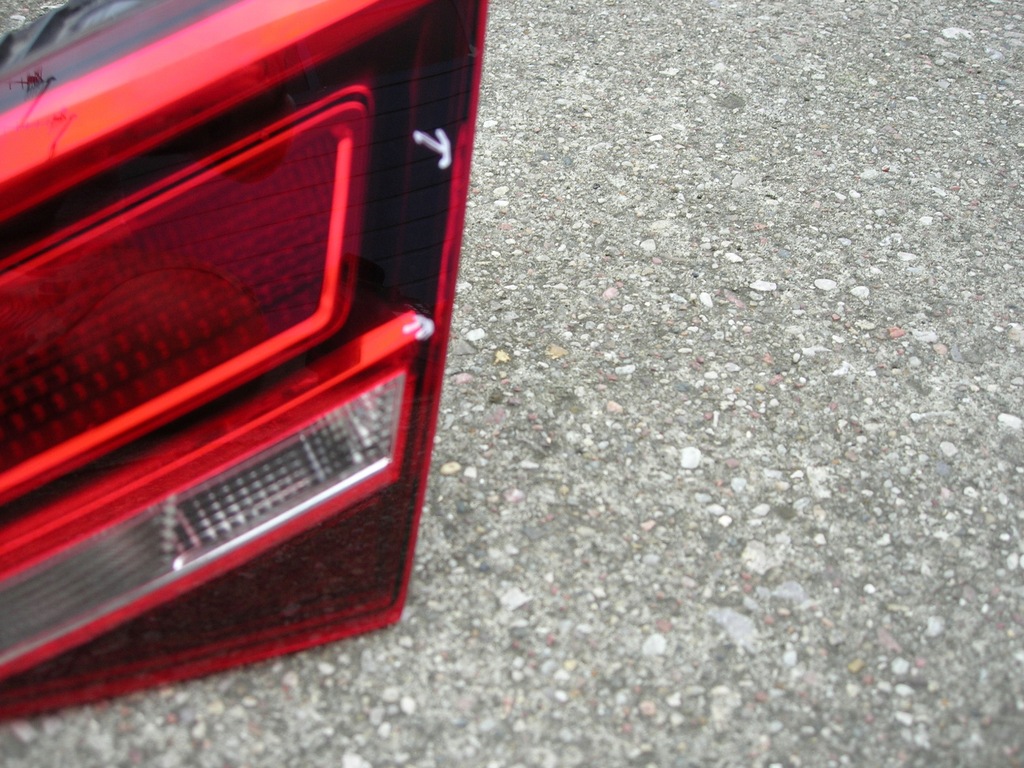 фото №2, Лампа r задняя w крышка audi a3 sportback 8v4945076